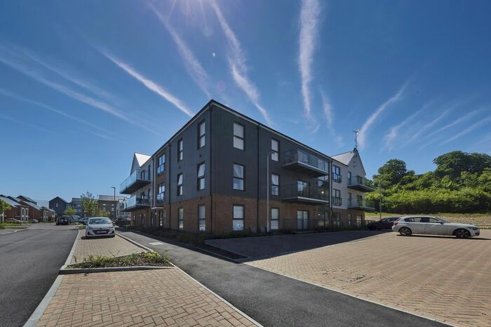 2 Bedroom Flat To Rent In Chalk Pit House, Havelock Drive, Greenhithe, Kent, DA9