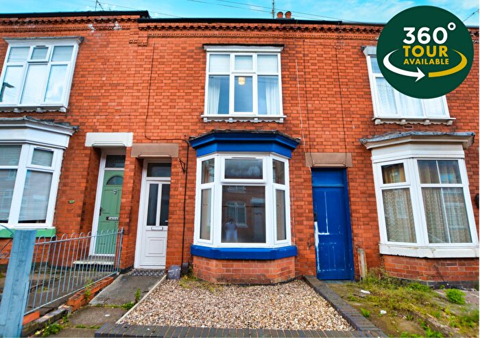 3 Bedroom Terraced House For Sale In Lytton Road, Clarendon Park, Leicester, LE2