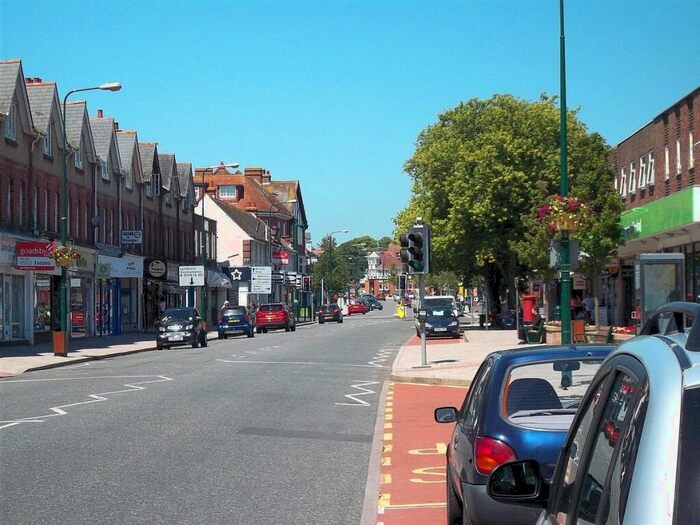 2 Bedroom Apartment For Sale In Station Road, New Milton, Hampshire, BH25