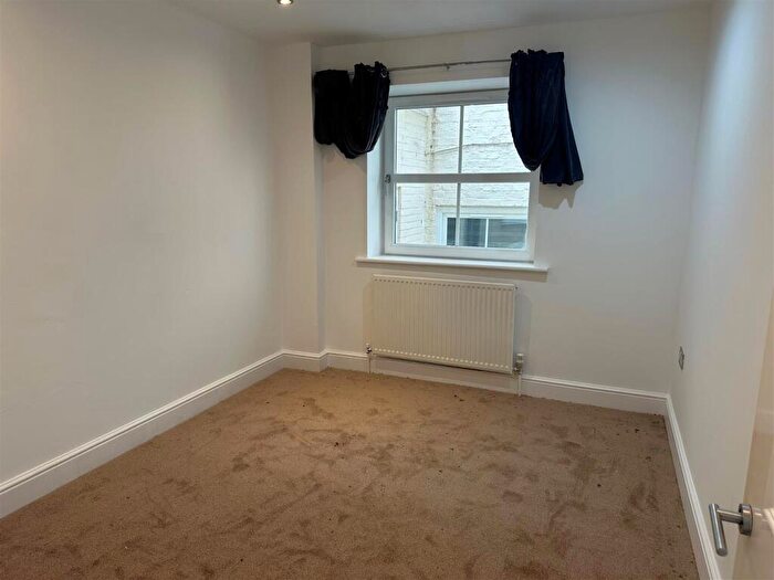 2 Bedroom Apartment To Rent In Hazelwood Road, Town Centre -, NN1