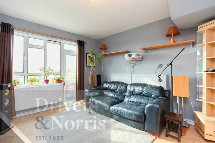 2 Bedroom Apartment To Rent In Sussex Close, Sussex Way, Holloway, London, N19