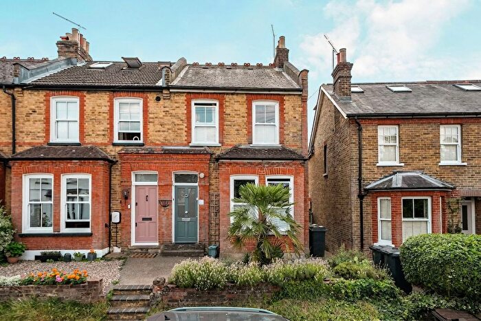 3 Bedroom Cottage For Sale In Skinners Lane, Ashtead, KT21