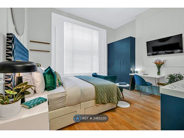 Studio To Rent In Eardley Cres, London, SW5