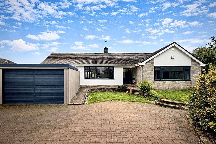4 Bedroom Detached Bungalow For Sale In Belmont Drive, Failand, Bristol, BS8
