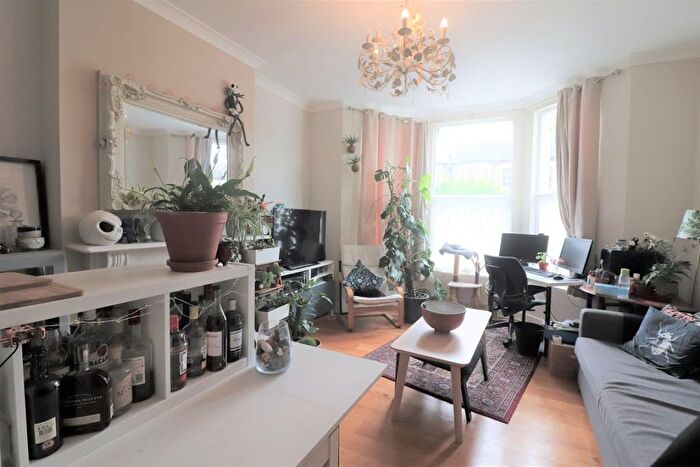 2 Bedroom Flat To Rent In George Lane, London, SE13