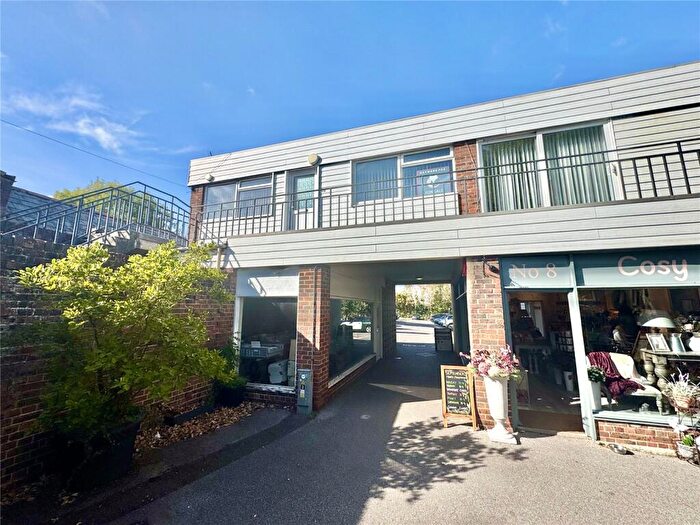 2 Bedroom Apartment For Sale In Earley Court, Lymington, Hampshire, SO41