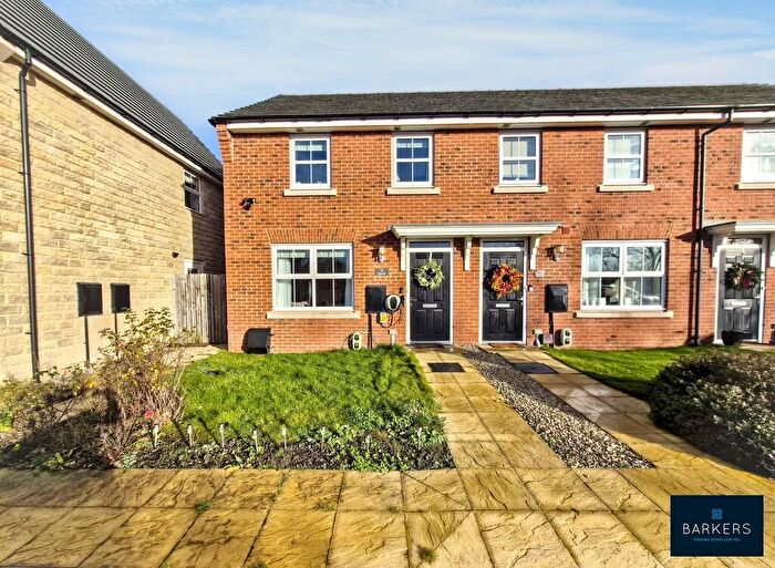 3 Bedroom Town House For Sale In Ridge Lane, Birkenshaw, BD11