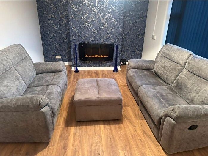 3 Bedroom Semi-Detached House To Rent In Oxenham Road, Warrington, WA2