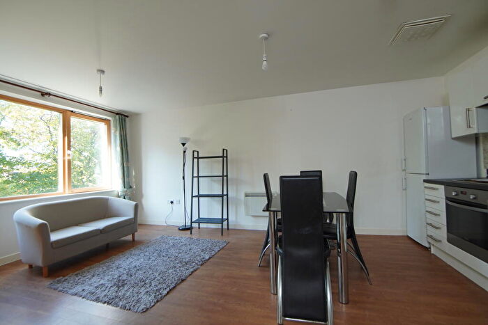 2 Bedroom Flat To Rent In Crown And Anchor House, Sweetman Place, Temple Quay, BS2