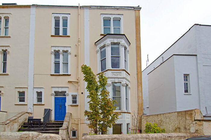 3 Bedroom Flat To Rent In West Park, Clifton, BS8