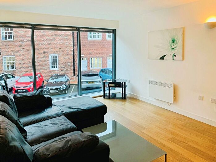 1 Bedroom Flat To Rent In Hunslet Road, Leeds, West Yorkshire, LS10