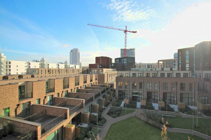 2 Bedroom Apartment To Rent In Masthead House, E16