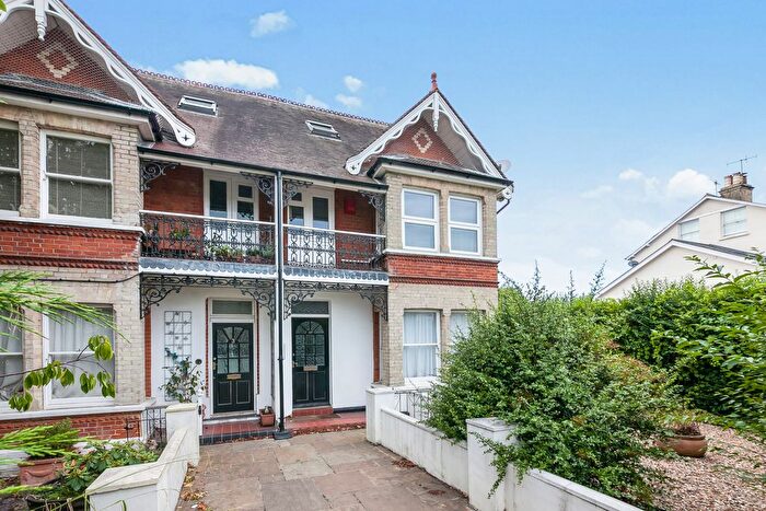 1 Bedroom Flat To Rent In London Road, Redhill, RH1