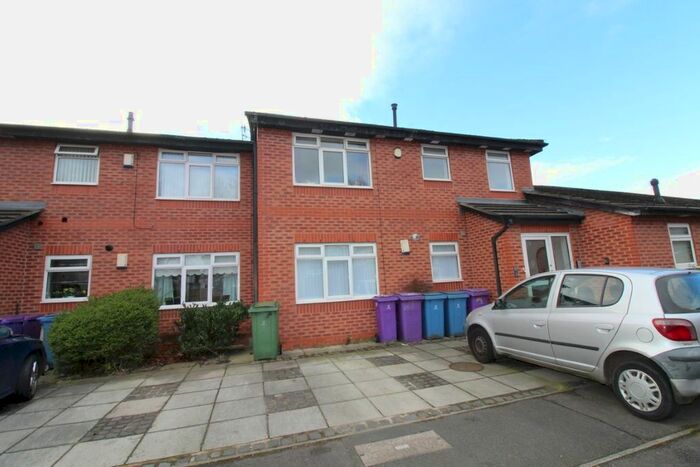 2 Bedroom Flat To Rent In Halfpenny Close, Garston, L19