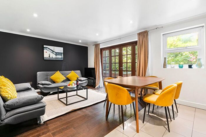 3 Bedroom Flat To Rent In Stock Orchard Crescent, Hillmarton Conservation Area, N7