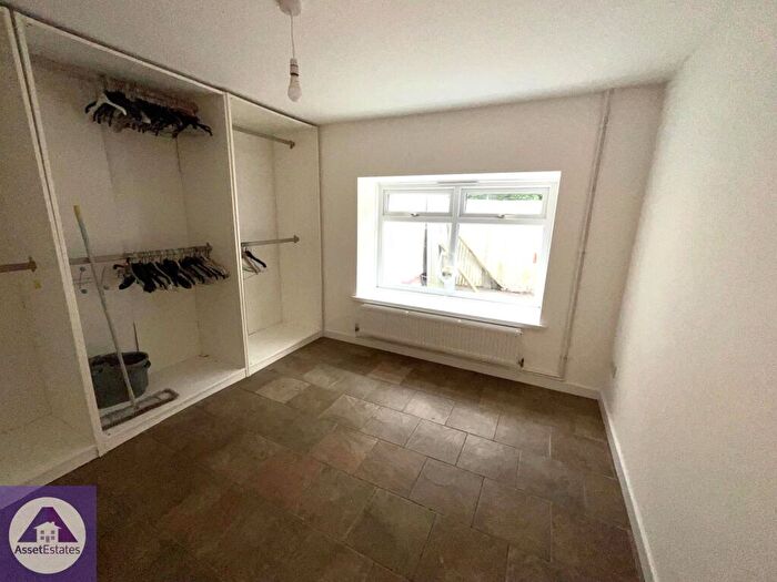 2 Bedroom Flat To Rent In Abertillery Road, Blaina, NP13
