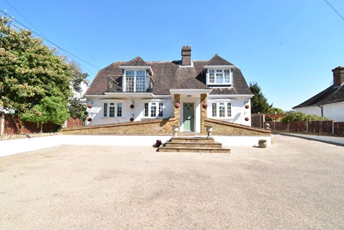 4 Bedroom Detached House For Sale In Maidstone Road, Lenham, ME17