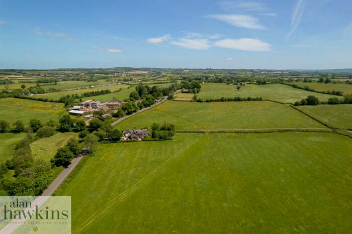 2 Bedroom Cottage For Sale In Grittenham, SN15