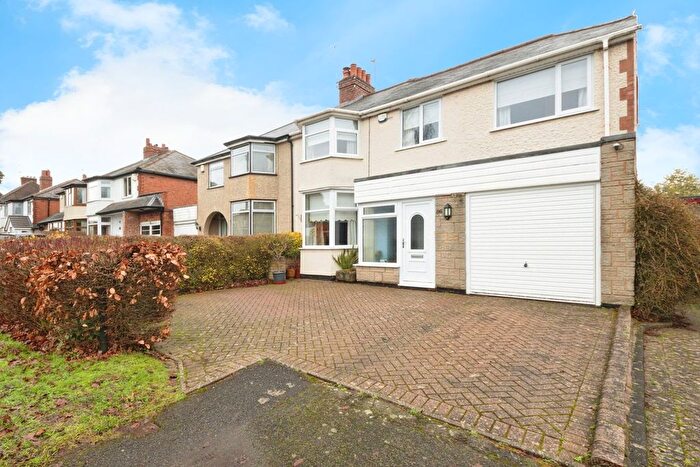 4 Bedroom Semi Detached House For Sale In Hollywood Lane, Hollywood, Birmingham, B47