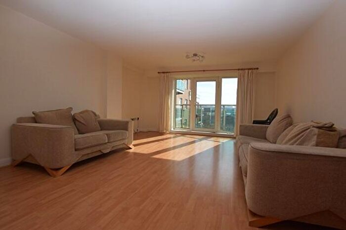2 Bedroom Apartment To Rent In Royal Plaza, Westfield Terrace, S1