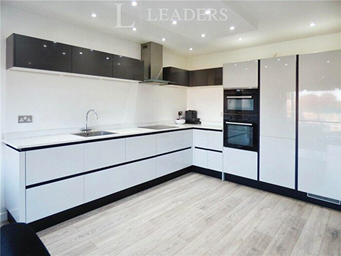 5 Bedroom Detached House For Sale In Lower Northam Road, Hedge End, Southampton, SO30