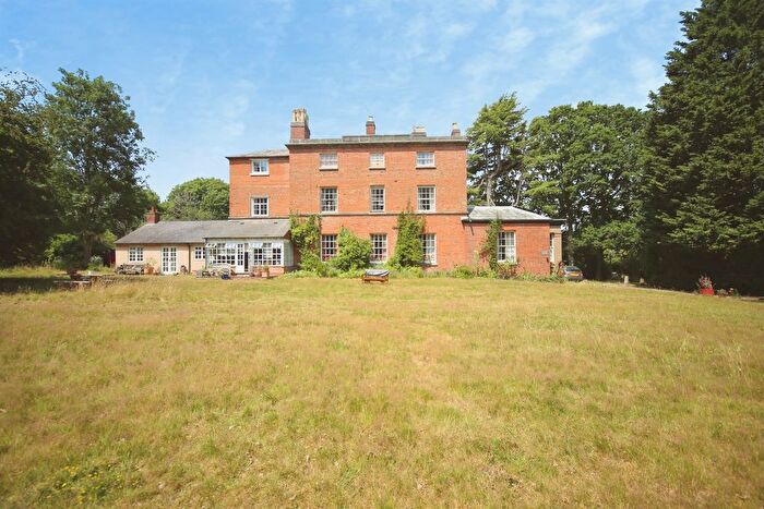 4 Bedroom Flat For Sale In Elmdon Park, Solihull, B92