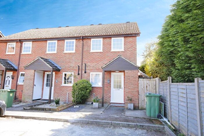 2 Bedroom End Of Terrace House To Rent In Droitwich Close, Bracknell, RG12