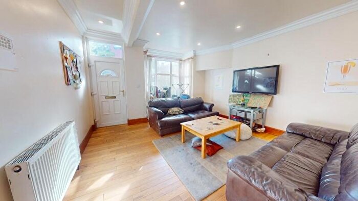 6 Bedroom Terraced House To Rent In Richmond Mount, Hyde Park, Leeds, LS6