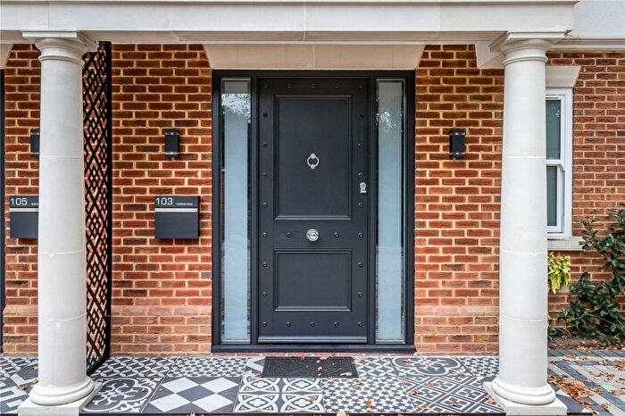 5 Bedroom Semi Detached House For Sale In Queens Road, Hersham, Walton-On-Thames, Surrey, KT12
