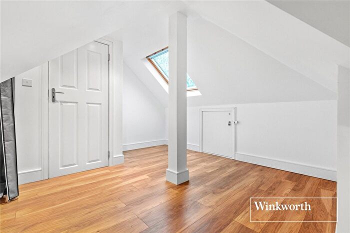 2 Bedroom Flat To Rent In Abercorn Road, Mill Hill East, London, NW7