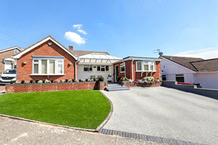 3 Bedroom Detached Bungalow For Sale In Hangleton Valley Drive, Hove, Brighton & Hove, BN3