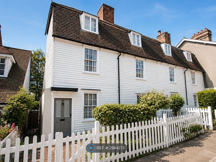 2 Bedroom Terraced House To Rent In High St, Rochester, ME2