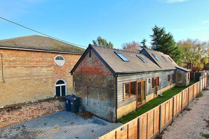 4 Bedroom Barn Conversion To Rent In Chapel Road, Earith, PE28