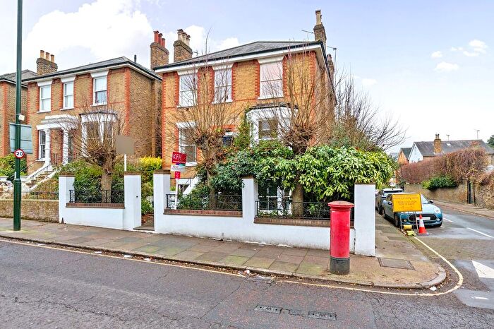 2 Bedroom Flat To Rent In Church Road, Richmond, TW10