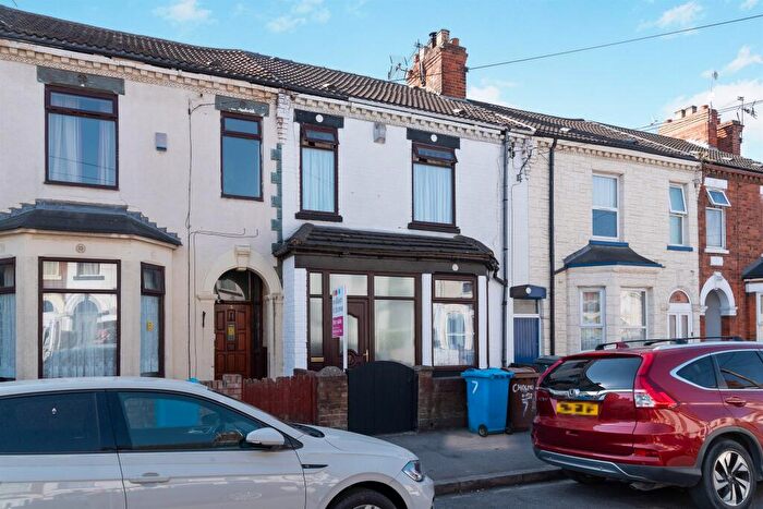 3 Bedroom Terraced House For Sale In Cholmley Street, Hull, HU3
