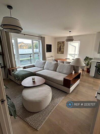 2 Bedroom Flat To Rent In Burcher Gale Grove, London, SE15