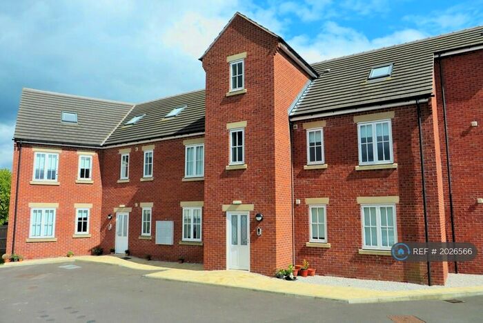 2 Bedroom Flat To Rent In Featherbed Close, Chesterfield, S44