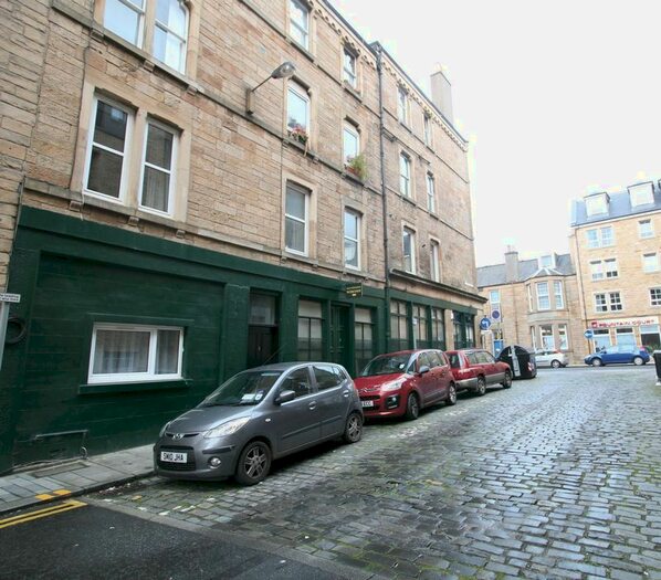 2 Bedroom Flat To Rent In Brandfield Street, Edinburgh, EH3