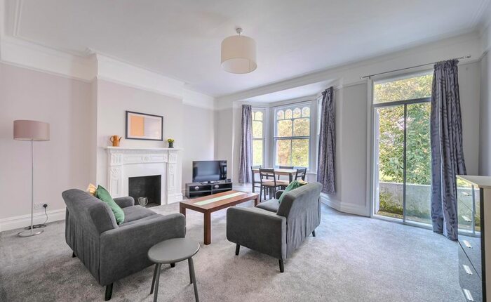 4 Bedroom Flat For Sale In Clapham Common West Side, London, SW4
