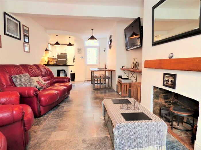 3 Bedroom Property To Rent In Llansteffan, Carmarthen, SA33