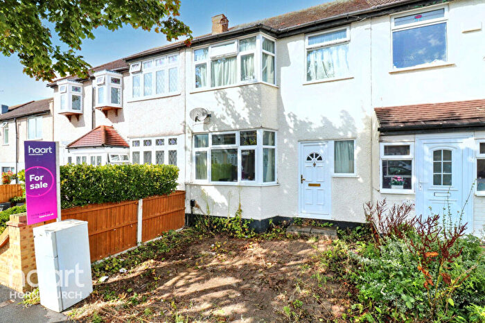 3 Bedroom Terraced House For Sale In Bruce Avenue, Hornchurch, RM12