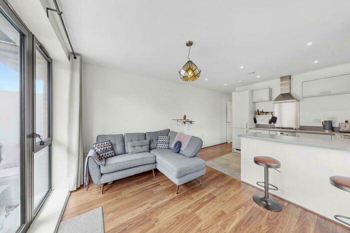 2 Bedroom Apartment To Rent In Nihill Place, East Croydon, CR0