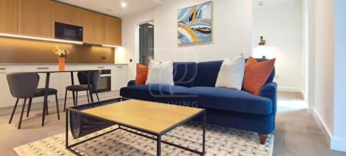 Studio To Rent In Boxwood Gardens, London, E1W