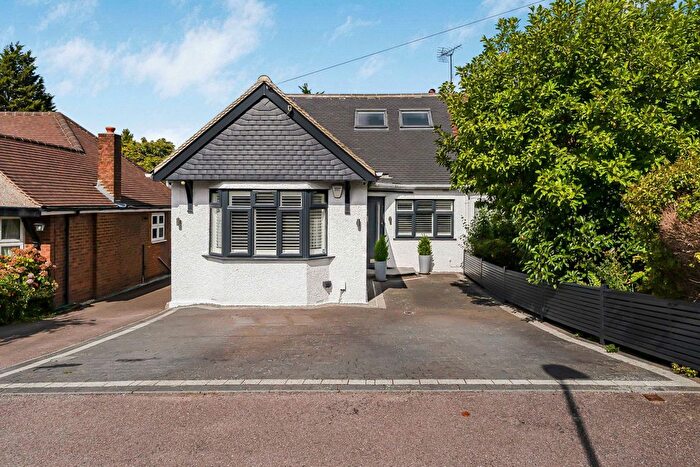 4 Bedroom Semi-Detached House For Sale In Wroxham Gardens, Potters Bar, EN6