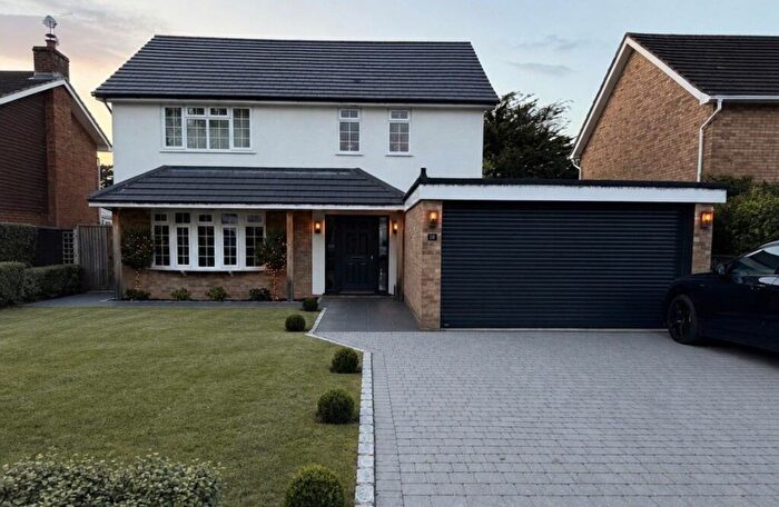 4 Bedroom Detached House For Sale In Pine Dean, Bookham, KT23