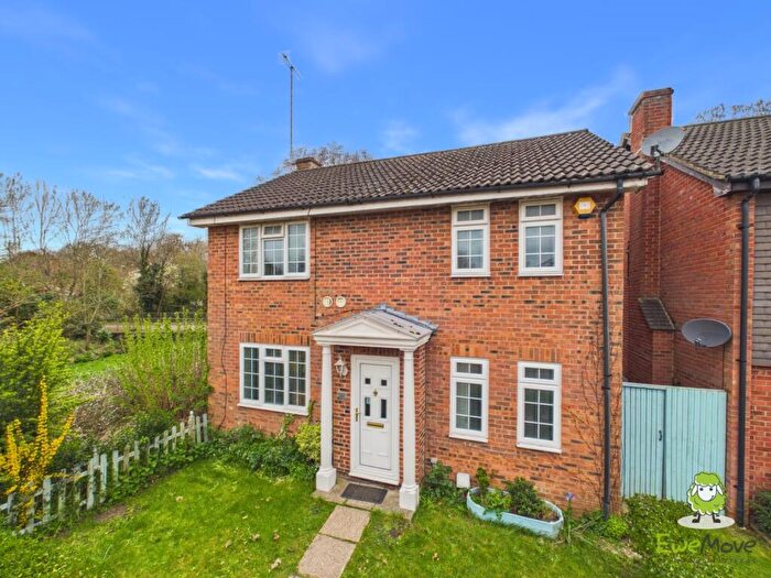 4 Bedroom Detached House For Sale In Saffron Close, Chineham, Basingstoke, Hampshire, RG24