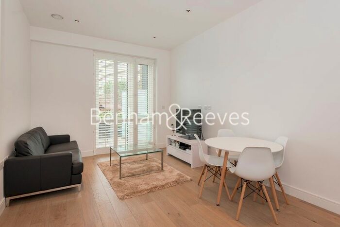 1 Bedroom Flat To Rent In Kew Bridge Road, Brentford, TW8