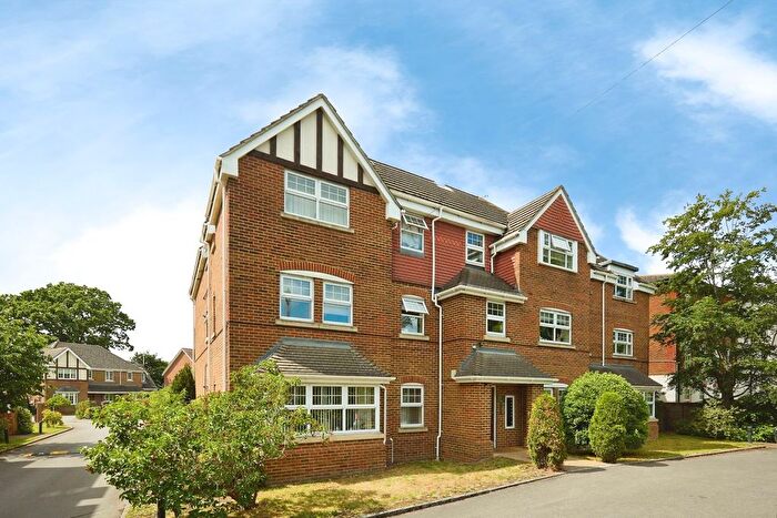 2 Bedroom Flat For Sale In Blenheim Place, Camberley, GU15