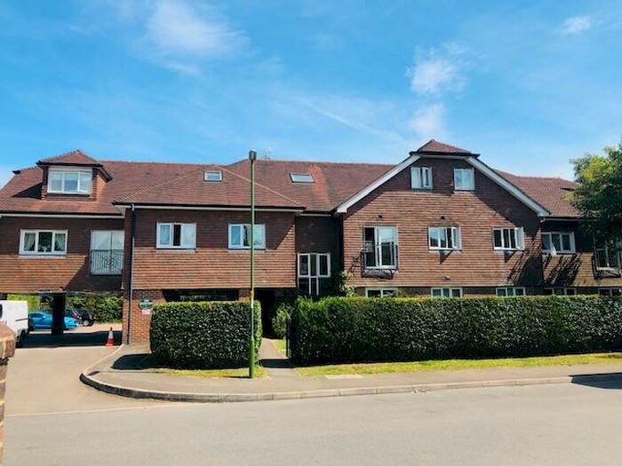 2 Bedroom Flat To Rent In Old Brighton Road North, Crawley, West Sussex, RH11