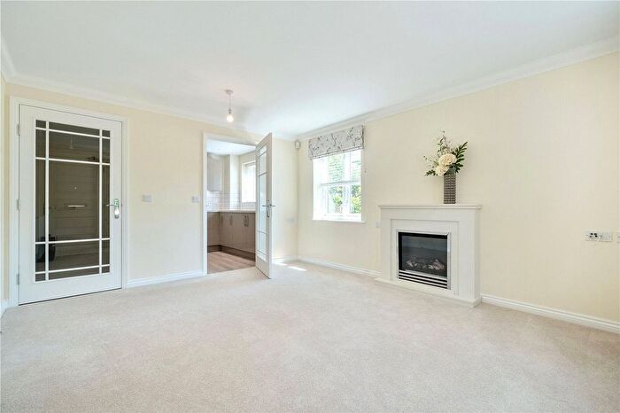 1 Bedroom Flat For Sale In Yeats Lodge, Thame, OX9